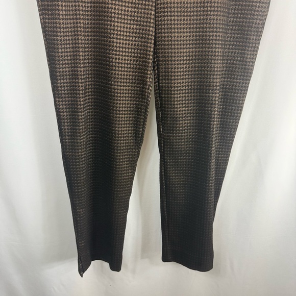 Chico's So Slimming Brigitte
Metallic Tiles Ankle Pant, Chicos Size: 3R - Picture 5 of 14